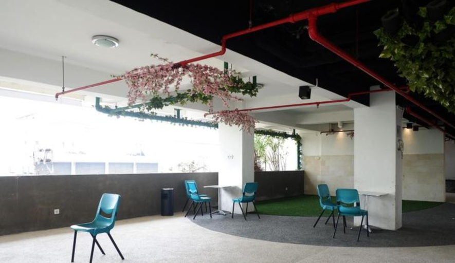 Exterior 4, Compact and Stylish Studio at Apartment Pavilion Permata By Travelio, Surabaya