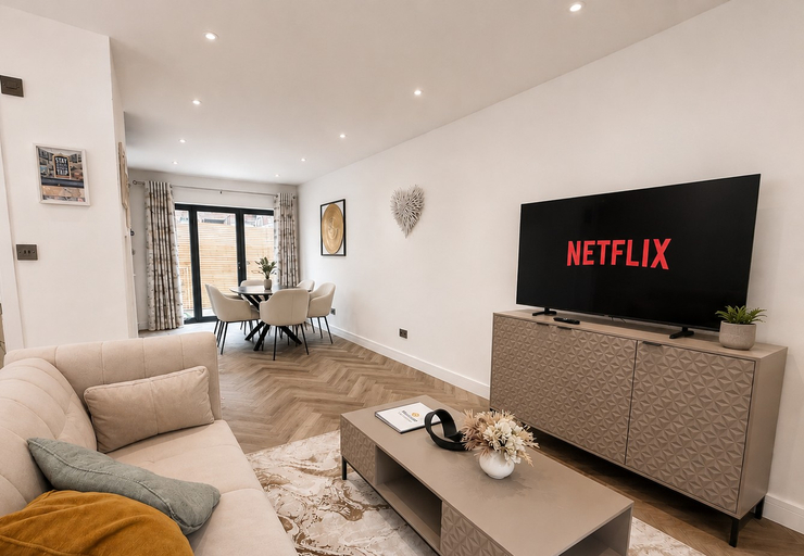 Others 2, Exclusive 2 Bedroom House in Catford!, London