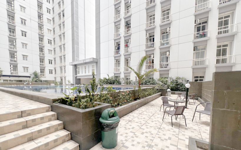 Exterior 5, Minimalist and Simple Studio at Bale Hinggil Apartment By Travelio, Surabaya