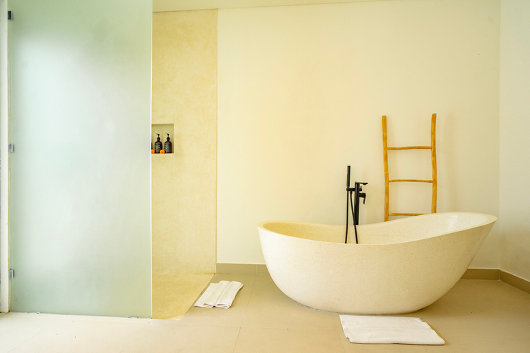 Bathroom 5, Villa Majys2 : Canggu Luxury Villa – Private Pool, Badung
