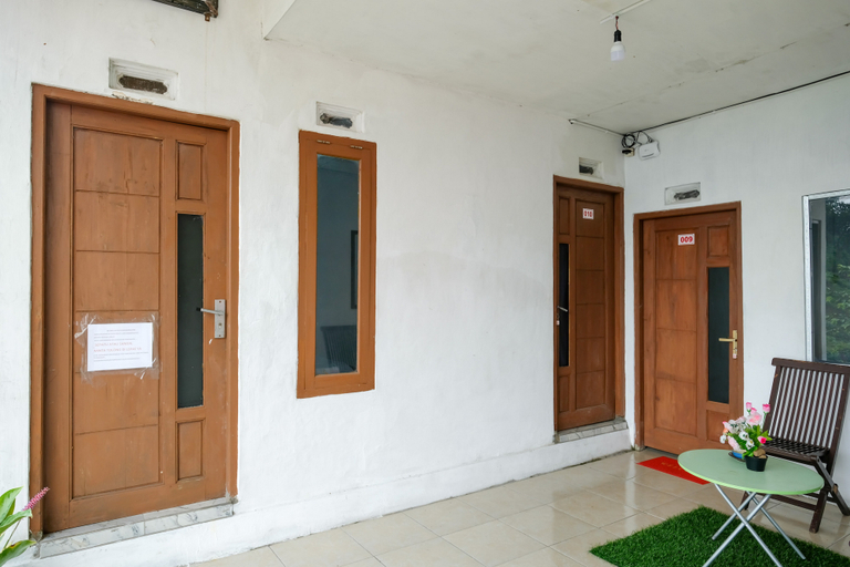 Exterior & Views 2, RedDoorz Syariah @ Jalan Dieng 5, Wonosobo