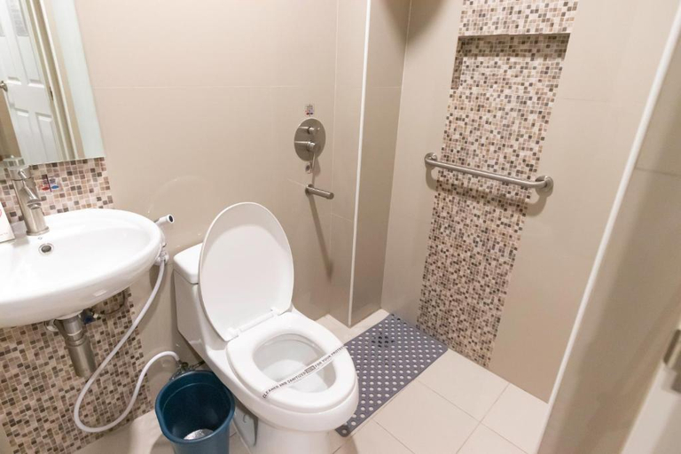Bathroom 5, Hotel Sogo Fairview, Quezon City