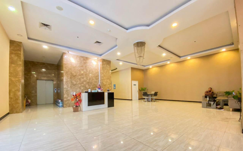 Lobby 3, Cozy and Minimalist 1BR Sentraland Semarang Apartment By Travelio, Semarang