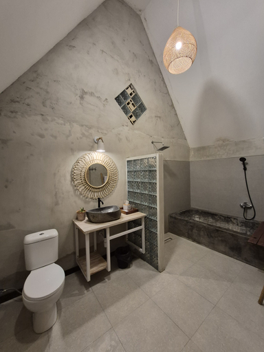 Bathroom 5, Mulyanus Hotel by Calli Rooms, Jember