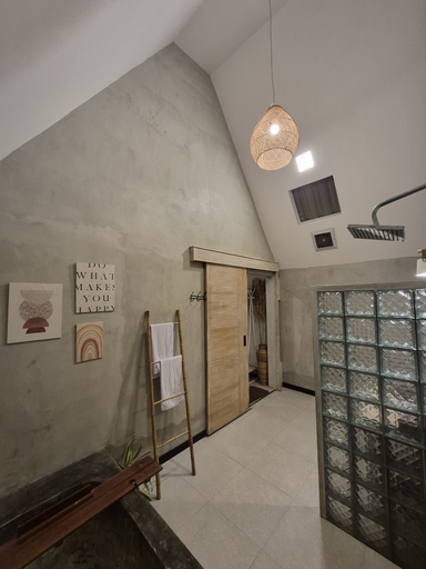 Bathroom 4, Mulyanus Hotel by Calli Rooms, Jember