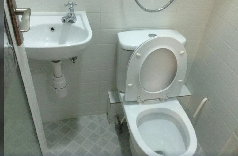 Bathroom 5, C U Again Hostel, Kowloon