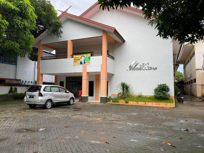Exterior & Views, Hotel Magellona Makassar Mitra RedDoorz, Makassar