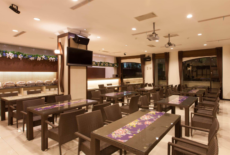 Food & Drinks 5, F Hotel Sanyi, Miaoli