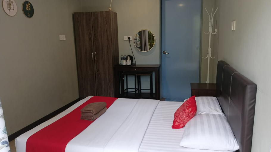 Grapevine Garden Room Type - Queen Room A with Private Bathroom