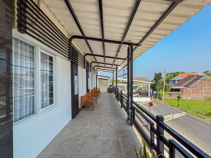 Facility 3, RedDoorz near Exit Tol Nganjuk, Nganjuk
