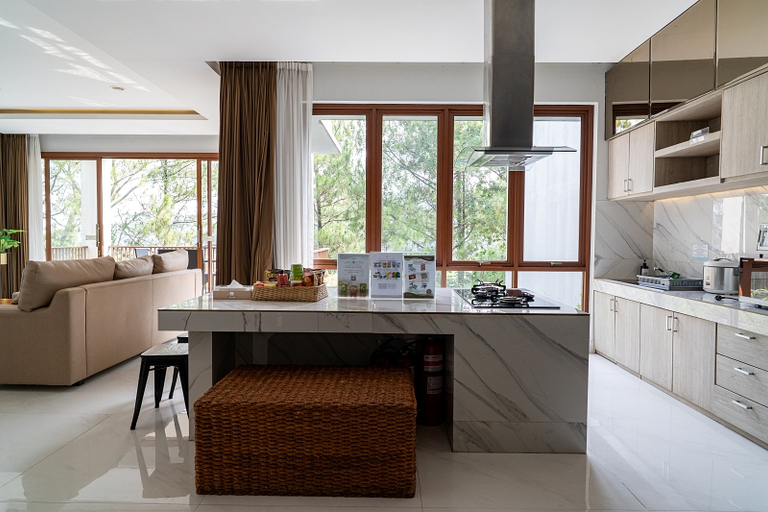 Others 4, Anindya Hill View Villa 7 Bedrooms With a Private Heated Swimming Pool and a Billiard Table, Bandung