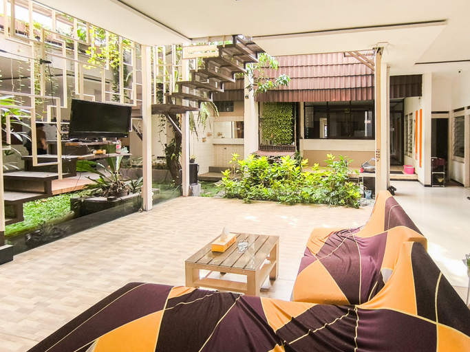 Food & Drinks, Urbanview Java Living Sigura Gura, Malang