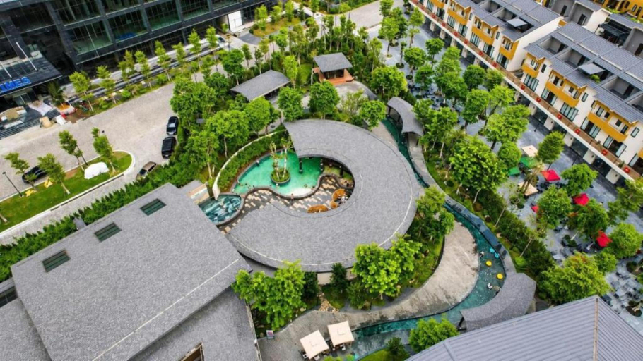 Exterior 3, Lynn Times, Thanh Thuỷ