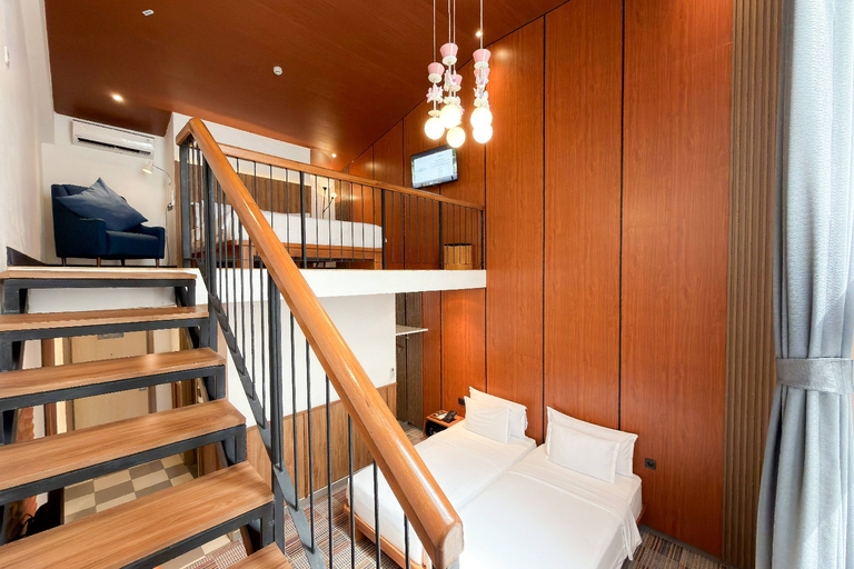 hallway 1