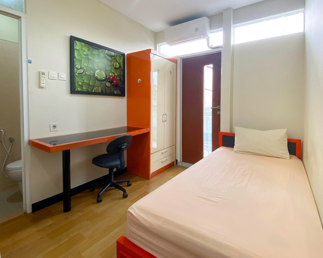 Others 5, Unihouse, Salatiga