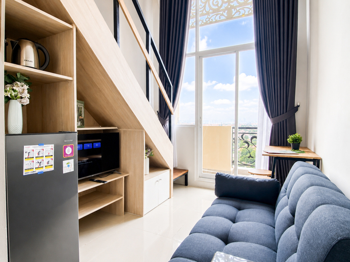 Living Room 3, Urban Cozy Loft Studio at Apartment Apple 3 Condovilla By Travelio, South Jakarta