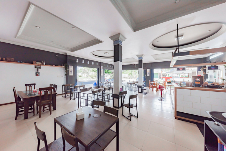 Food & Drinks 4, RedDoorz near GOR Sempaja Samarinda, Samarinda