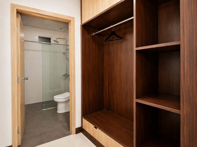 bathroom 4