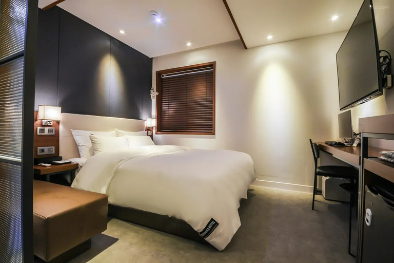 Bedroom 3, Brooks Hotel Tongyeong, Tongyeong