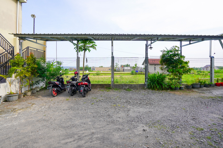 Others 5, RedDoorz near Padang Golf Adisucipto, Sleman