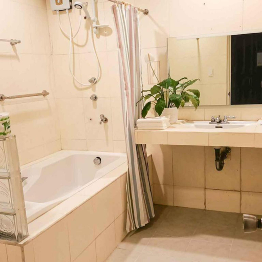 Bathroom 5, Sunday Lukay Las Brisas, Malay