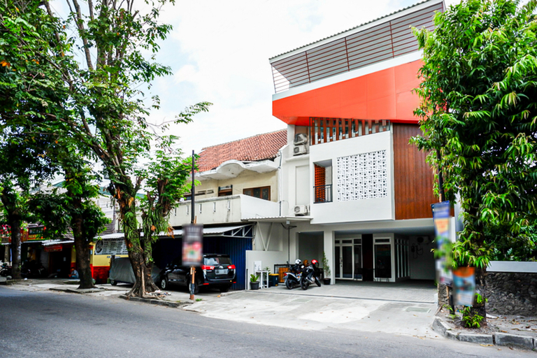 Exterior & Views 2, RedDoorz near Sleman City Hall 2, Sleman