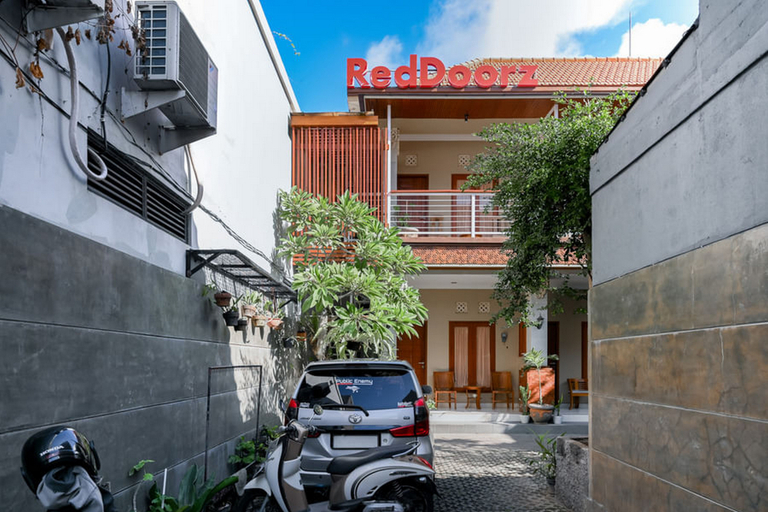 Exterior & Views 2, RedDoorz near Mertasari Beach 2, Denpasar