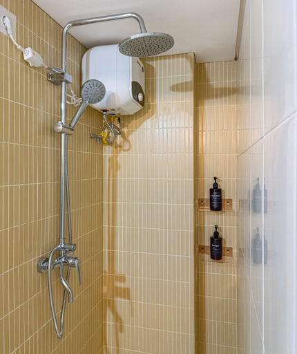 Bathroom 5, 2BR M-Town Residence W Pool, Tangerang