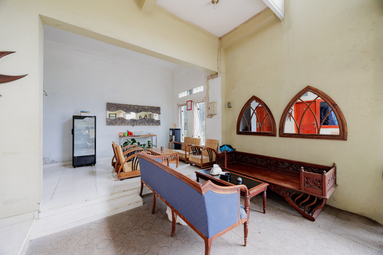 Food & Drinks, RedDoorz Syariah near UMS Solo - RSO Soeharso, Sukoharjo