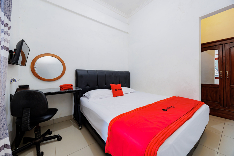 Bedroom 3, RedDoorz Syariah near UMS Solo - RSO Soeharso, Sukoharjo
