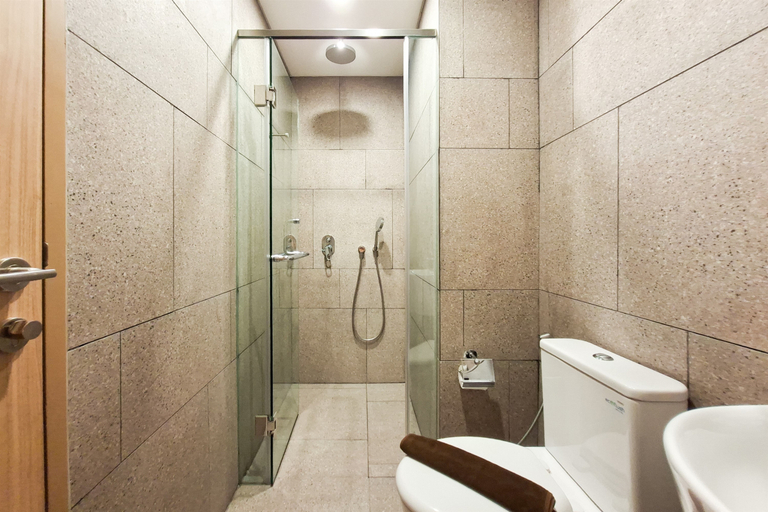 Bathroom 3, Studio Minimalist Areum Residence at Antasari Place, South Jakarta