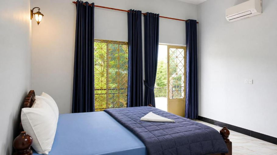 Bedroom 5, Kampot Breeze Hostel, Kampot