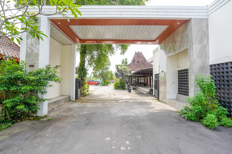 Others 5, The Lavana Astungkara, Sleman