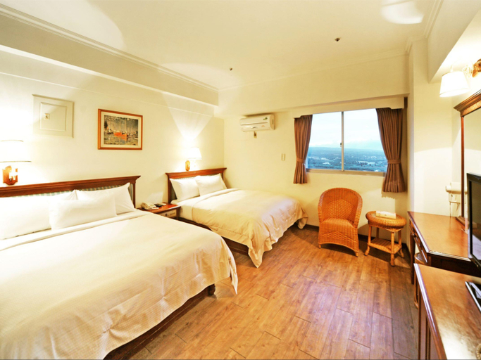 Bedroom 2, Kenting Holiday Hotel, Pingtung