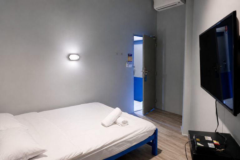 Bedroom 3, Loftel Station Hostel, Bang Rak