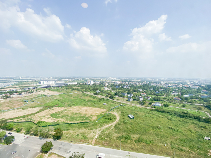 Exterior 2, Convenient 2BR at Apartment Meikarta District 1 By Travelio, Cikarang