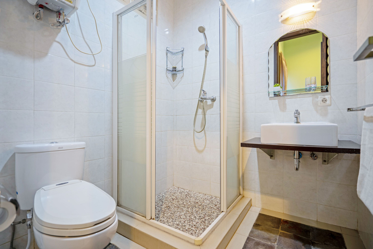 Bathroom, Rukita Gardenia Home Syariah Cipete, Jakarta Selatan