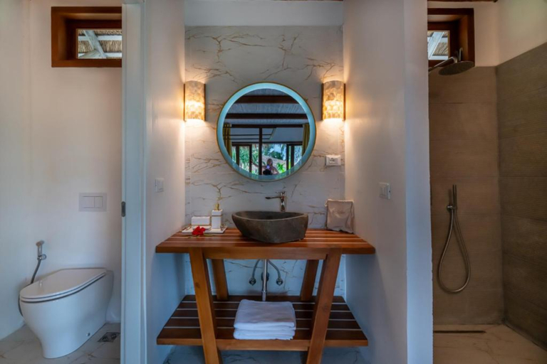 Bathroom 5, Sensations Eco-Chic Hotel, Kaskazini 'A'