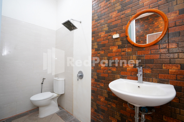 Bathroom 3, Griya Borobudur Malang Syariah RedPartner, Malang