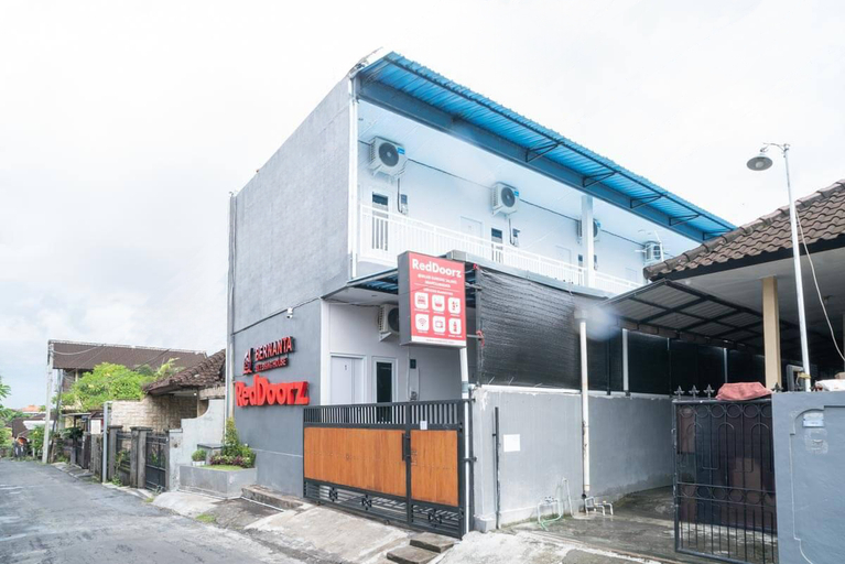 Exterior & Views 2, RedDoorz @ Jalan Gunung Talang Mahendradatta, Denpasar