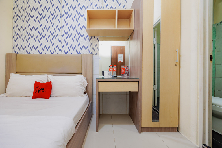 Bedroom 5, RedDoorz @ Kebon Kacang, Jakarta Pusat