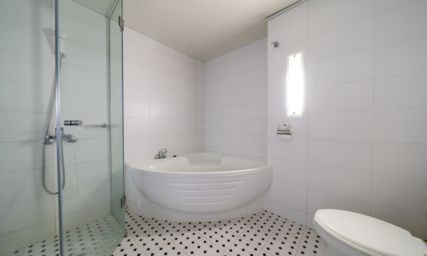 Bathroom 5, Yangyang Mobydick Hotel, Yangyang
