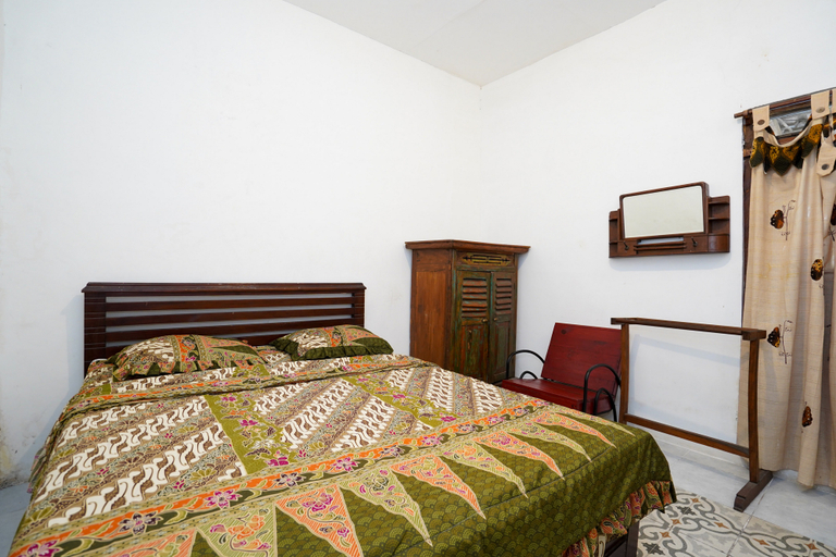 Bedroom 4, Griya Gribig Guest House Mitra RedDoorz, Malang