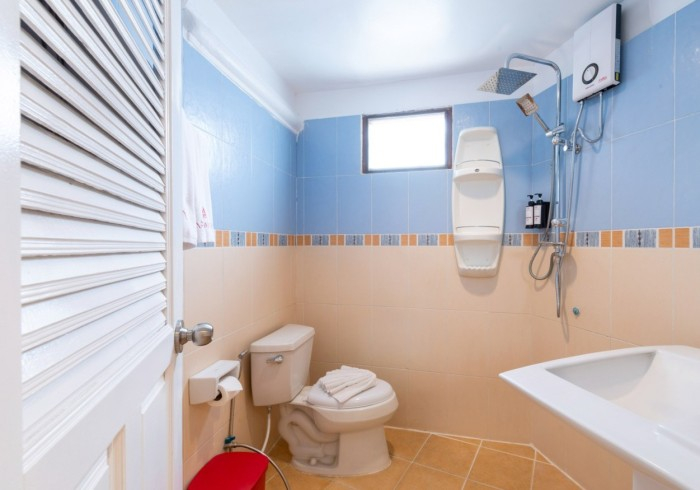 Bathroom 5, Arawana Express North Pattaya, Pattaya