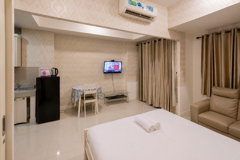 Bedroom 5, Elegant Classic Studio at Apartment Vida View Makassar By Travelio, Makassar