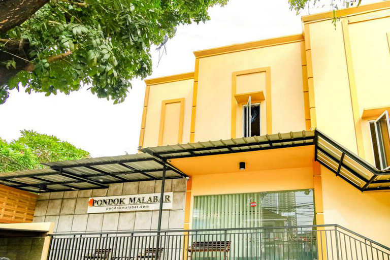 Exterior & Views 2, Pondok Malabar Mitra RedDoorz, Jakarta Barat