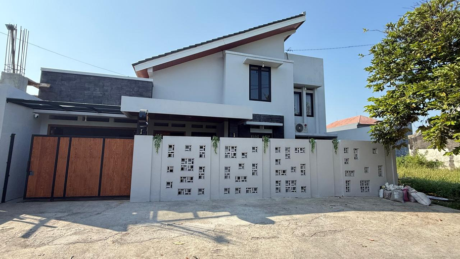 Exterior 4, Omah Mika, Solo