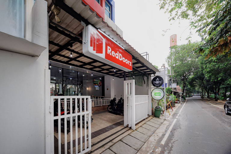 Others 3, RedDoorz near MRT Bendungan Hilir, Central Jakarta