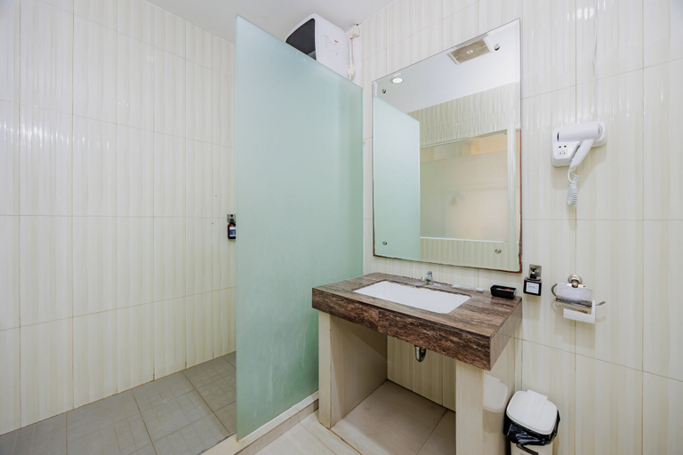 Bathroom 5, Sans Vibes Hotel Malabar, Bandung
