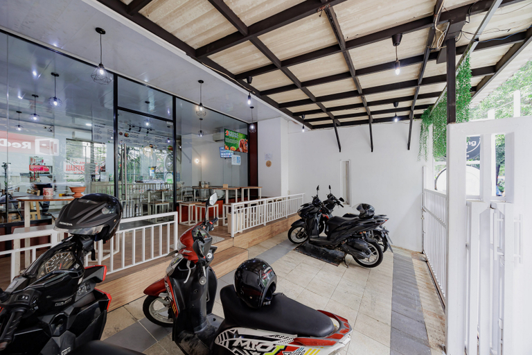 Others 5, RedDoorz near MRT Bendungan Hilir, Central Jakarta